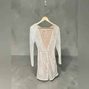 Selfie Leslie Emme Long Sleeve V-Back Lace Dress White thumbnail 13