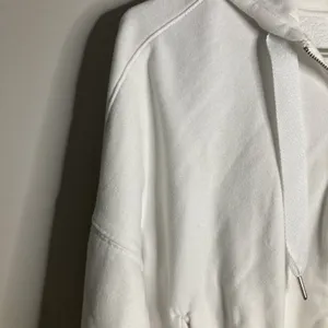 Abercrombie & Fitch Hoodie Womens Medium White Cropped Soft Zip Up Sweatshirt thumbnail 2