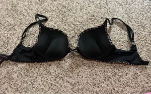 Victoria's Secret Bra Bombshell Push-Up thumbnail 2