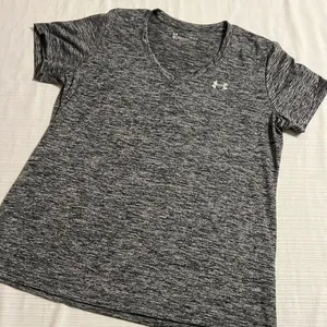 Under Armour loose‎ fit tee thumbnail 1