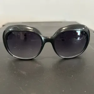 Black Sunglasses thumbnail 8