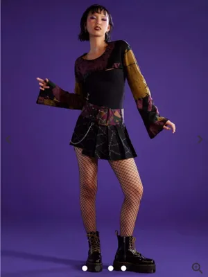 Black Pleated Stitch-Print Mini Skirt with Chain thumbnail 4