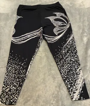 Women’s Capri Black/White Leggings Size XXL thumbnail 1