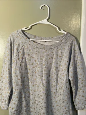 Gap Women’s Sz Medium Sweatshirt 3/4 Sleeve Heather Gray Gold Glitter Star Print thumbnail 2