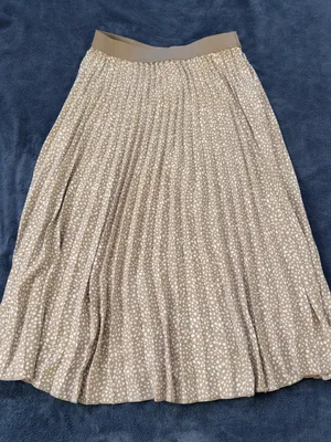 Vince Camuto Beige Micro Dot Pleated Midi Skirt thumbnail 2