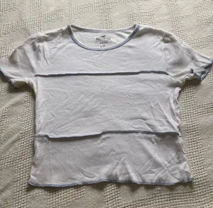Hollister Baby Tee thumbnail 1