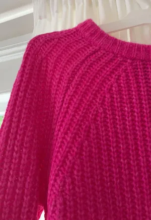 Pink Sweater thumbnail 7