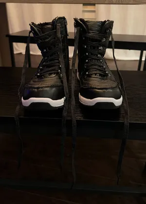 Black Weatherproof Boots thumbnail 1