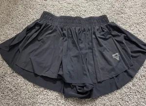 Blue Grey Keki Kona shorts with flowy #activewear #fitness thumbnail 1