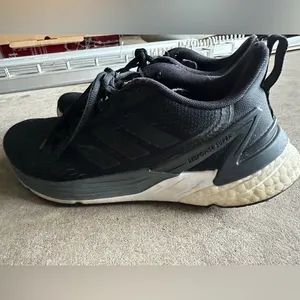 Adidas Women’s Black Athletic Sneakers size 7.5 nwot thumbnail 7