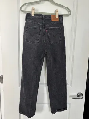 Levi’s Ribcage Straight Ankle Jeans thumbnail 3