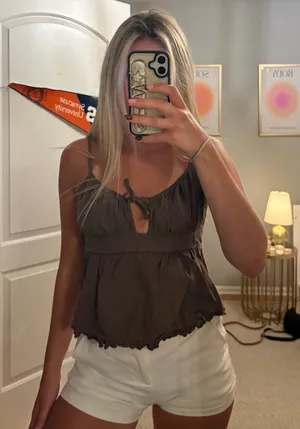 Brandy Melville Brown Top thumbnail 1