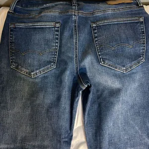 American Eagle Jeans Size 32, Inseam 30 inches thumbnail 3
