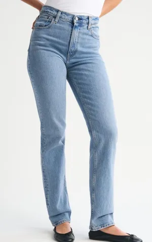 Abercrombie & Fitch Ultra High Rise 90s Straight Jeans thumbnail 1