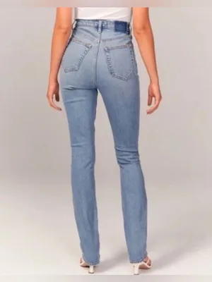Abercrombie & Fitch Ultra High Rise 90’s Slim Straight Jeans Light Wash Sz 29 thumbnail 2