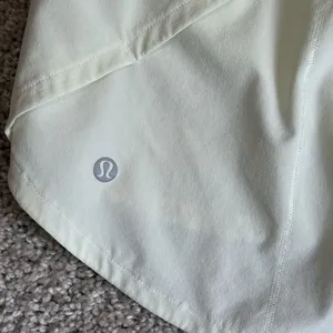 Lululemon Women’s Speed Up Short Light Green Size 14 Athletic Gym Yoga Run thumbnail 2