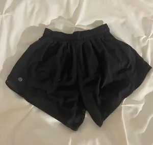 Lululemon Hotty Hot Shorts 4” thumbnail 2