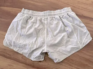 LULULEMON Hotty Hot Short II *Long 4" in White Sz. 8 thumbnail 7