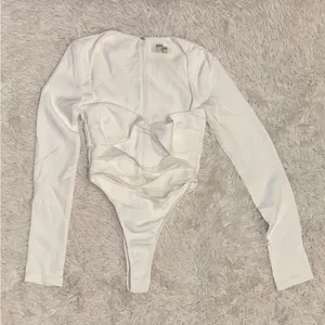 NWOT HOUSE OF CB Danica White Cutout Bodysuit long sleeves sz S thumbnail 5