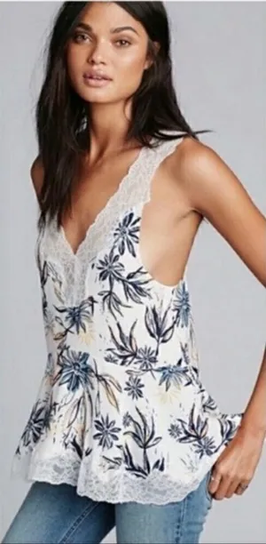 ✨ Free People Intimately Lace Floral Peplum Top ✨ thumbnail 1