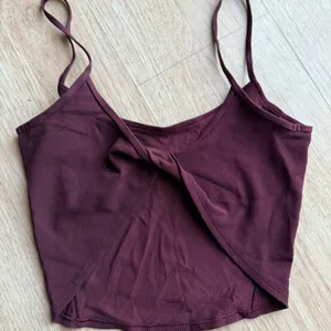 Lululemon Daily Lineup Tank Cassis Size 8 thumbnail 5