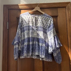 HUNTER BELL Blue White Floral Print Peplum Blouse Size Large thumbnail 2