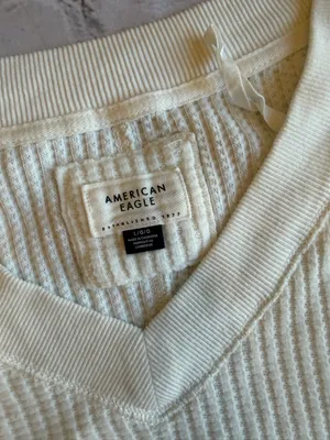 American Eagle Top Womens Large Thermal Oversized White V-neck Waffle Knit Shirt thumbnail 9