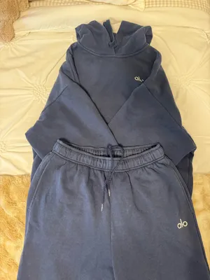 Alo Yoga Accolade Hoodie and Sweatpants thumbnail 1