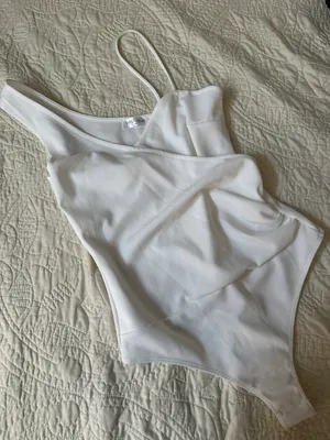 Vestique White Bodysuit thumbnail 2