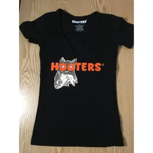 B70 RARE!! New Hooters Girl Vintage Uniform Short Sleeve VNeck Tee & Shorts Xxs thumbnail 3