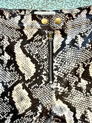 Urban Outfitters Maia Soft Faux Leather High Waist Snakeskin Print Pants Sz 0💛 thumbnail 5