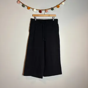 Lululemon Loungeful High-Rise Wide-Leg Cropped Sweatpants Black thumbnail 2