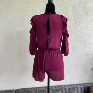 BeBop Womens Romper Size Small Burgundy‎ Wine Shorts Ruffle Keyhole NEW thumbnail 4
