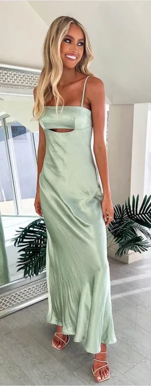 Beginning Boutique Formal Dress thumbnail 1