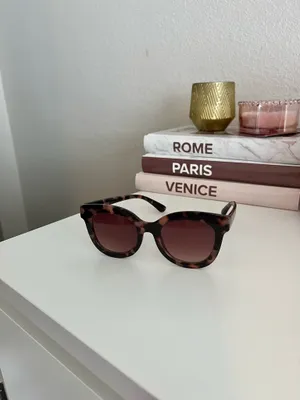 Boutique Brown sunglasses thumbnail 2