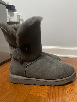 UGG Bailey Button Boot thumbnail 4