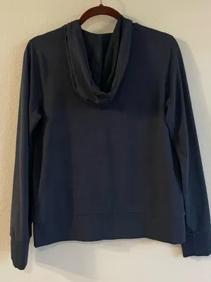 Vuori Womens Shirt Halo Performance Hoodie 2.0 Midnight Heather Size Small thumbnail 6