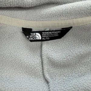 The North Face Women’s XL Gray 1/4 Zip Fleece Pullover Hiking Outdoor thumbnail 4