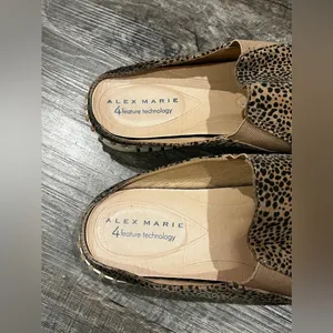 FINAL PRICE ALEX MARIE 4 Feature Technology Slip On Shoes thumbnail 5