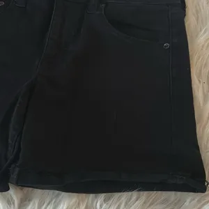 AMERICAN EAGLE Shorts Women’s Size 8 AE NE(X)T LEVEL STRETCH Mid Rise Shorts thumbnail 12