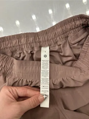 Lululemon Hotty Hot Low-Rise Lined Short 2.5 (Ready To Ship) thumbnail 4