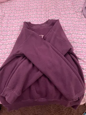 sweatshirt thumbnail 2