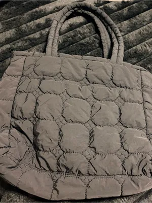 Quilted Black Women’s Tote Bag - Everyday Puffer Style thumbnail 4