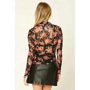 ✨HP✨F21 Contemporary Rose Print Top✨ thumbnail 4