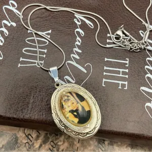Audrey Hepburn Photo Locket Necklace Vintage Silver Oval Pendant 18” Chain thumbnail 12