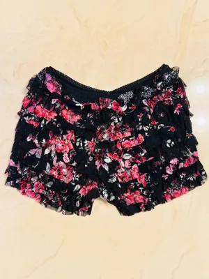 FREE PEOPLE Feeling For Lace Black Pink Floral Shorts Ruffles Girly Size Medium thumbnail 4