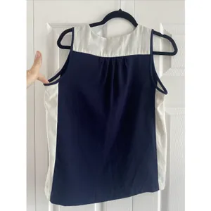 J.Crew Colorblock Shell Blouse Womens Size 6 Navy Ivory V-Neck Crepe Top thumbnail 4