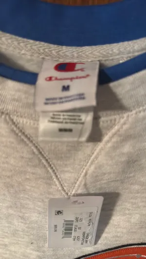 NWT Champion Space Jam March Madness NCAA Crewneck Sweatshirt M thumbnail 4