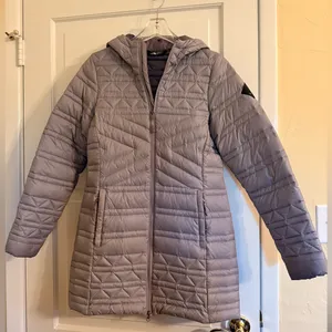 The North Face Women's Light Gray Hooded Puffer Jacket thumbnail 1