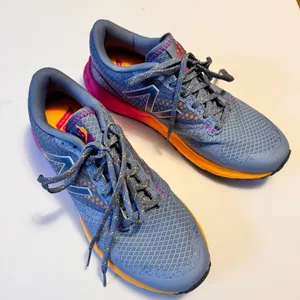 New Balance Women's Running Athletic Sporty Two Color Logo Sneakers NWOT thumbnail 1